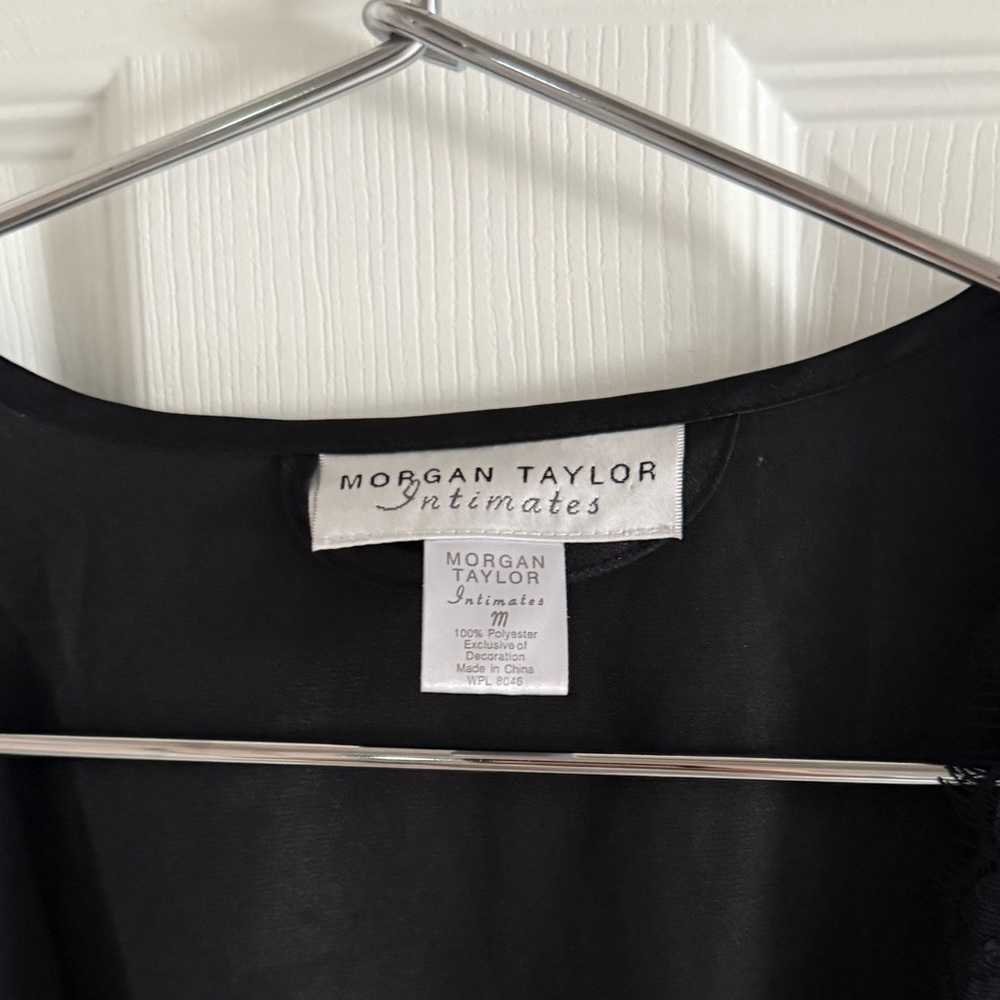 Vintage Black Satin & Lace Robe - Picture 4 of 5